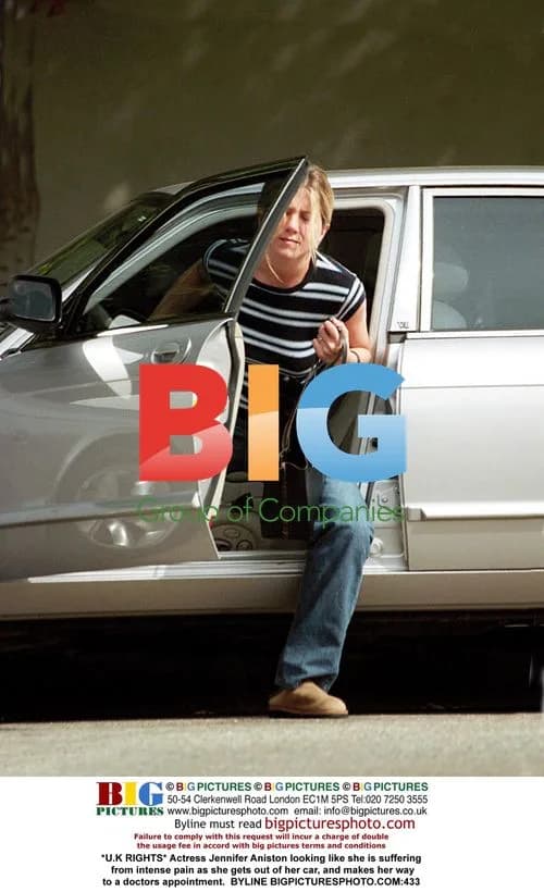 Jennifer Aniston Leaves Doctors Appointment