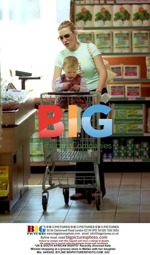 Kate Winslet grocery shopping in Malibu with daughter