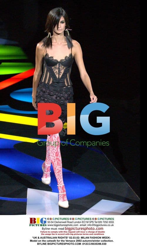 Versace 2002 Autumn/Winter Catwalk