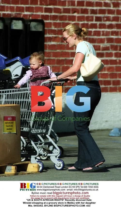 Kate Winslet shopping with daughter Mia in Malibu