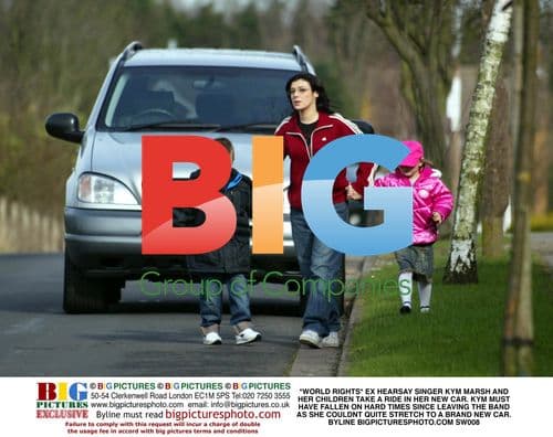 Kym Marsh and Children in New Car