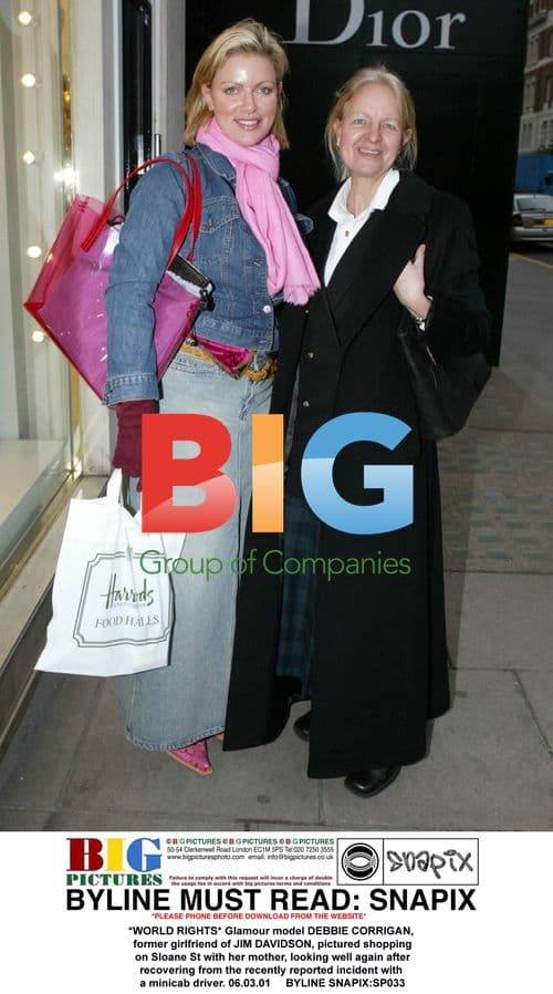 Glamour model DEBBIE CORRIGAN shopping in London