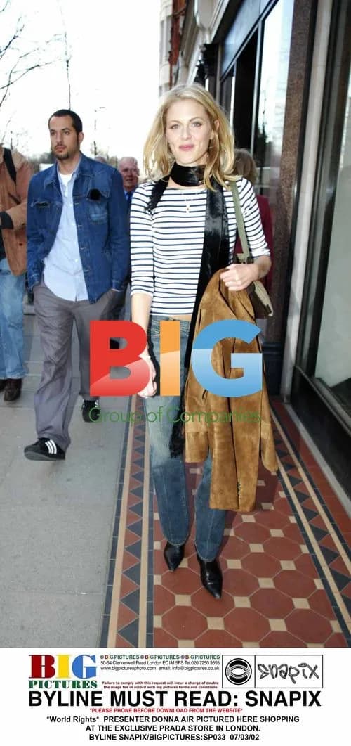 Donna Air Shopping at Prada in London