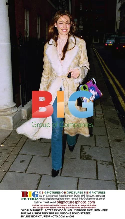 Kelly Brook Shopping in London's Bond Street