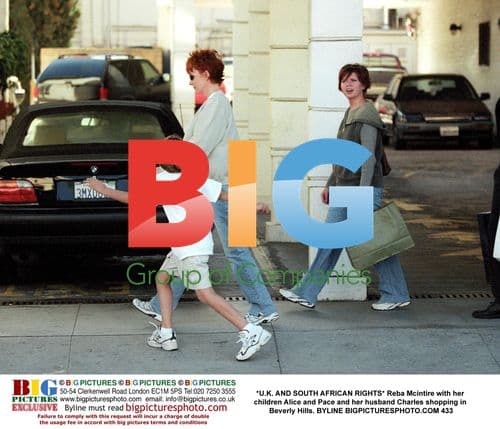 Reba Mcintire Shopping with Family in Beverly Hills