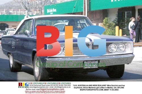 Mira Sorvino with boyfriend Oliver Martinez in Malibu