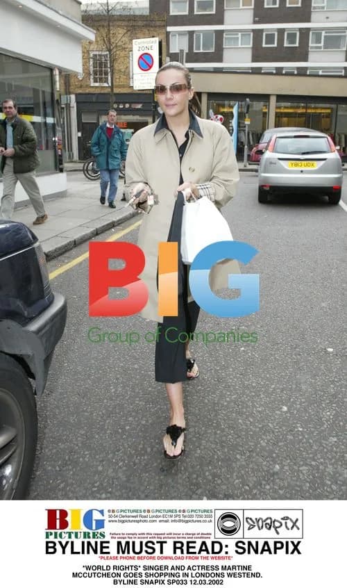 Martine McCutcheon Shopping in London