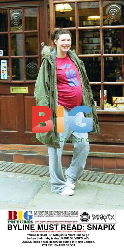 Jools Oliver Spotted Out Before Baby Arrives