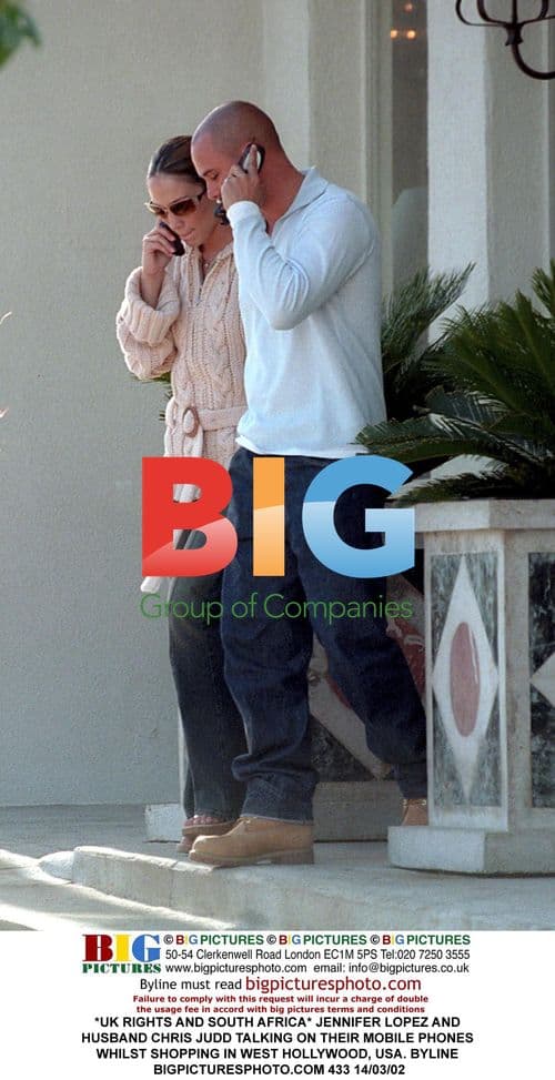 Jennifer Lopez and Chris Judd Shopping