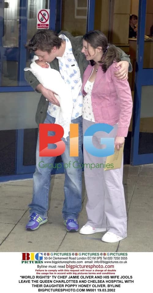 TV Chef Jamie Oliver and Family Leave Hospital