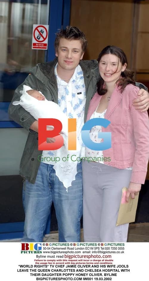 TV Chef Jamie Oliver and Wife Leave Hospital