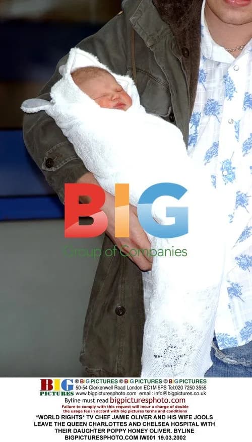 Jamie Oliver and wife Jools leave hospital with daughter Poppy
