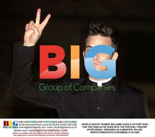 Robbie Williams Ordained as Minister