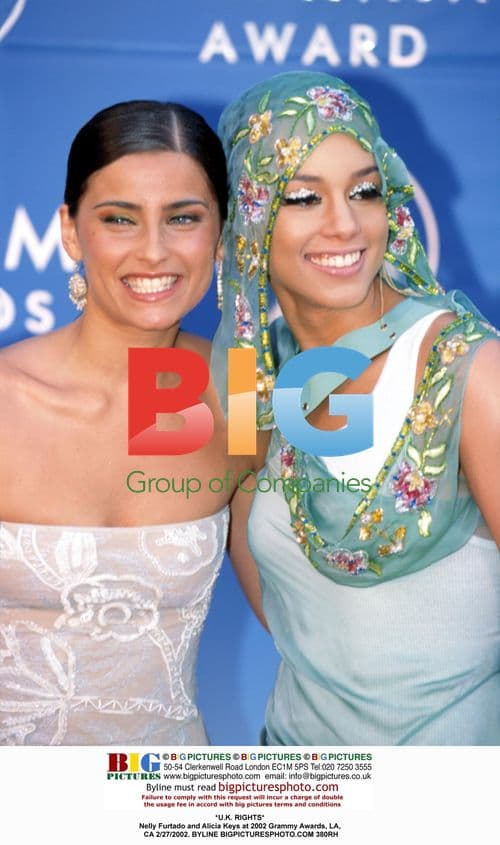 Nelly Furtado and Alicia Keys at 2002 Grammy Awards