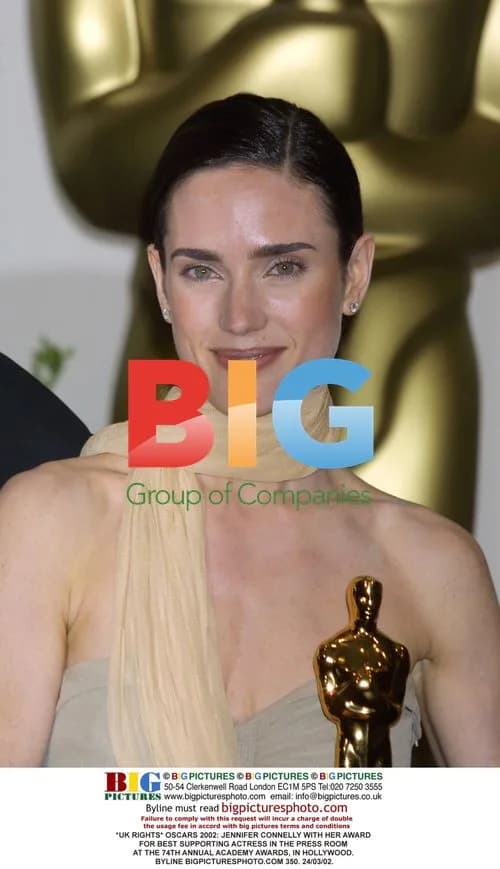 Jennifer Connelly Accepts Oscar