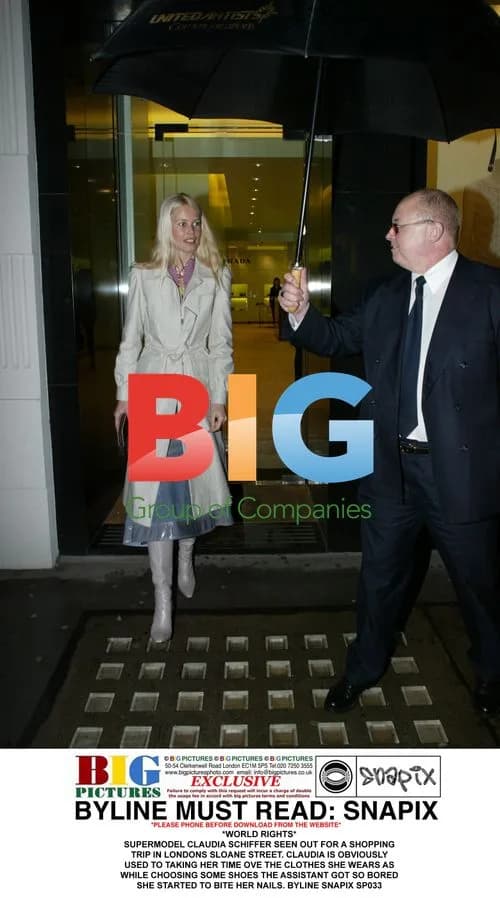Claudia Schiffer Shopping in London