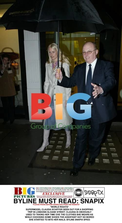 Supermodel Claudia Schiffer Shopping in London