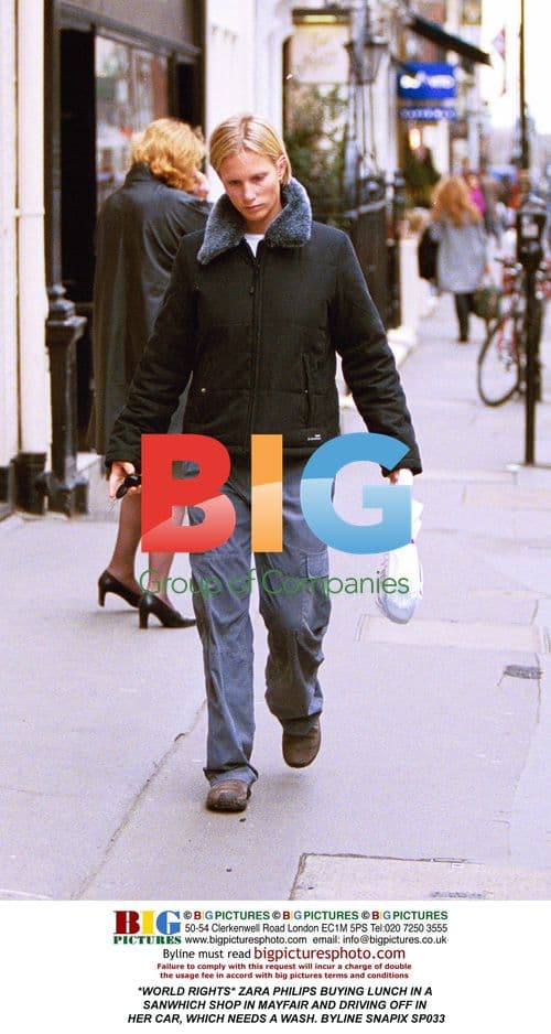 Zara Philips Buying Lunch in Mayfair