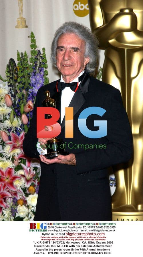 Artur Miller Accepts Lifetime Achievement Oscar