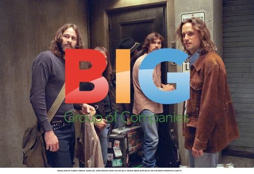 ALMOST FAMOUS film still with cast
