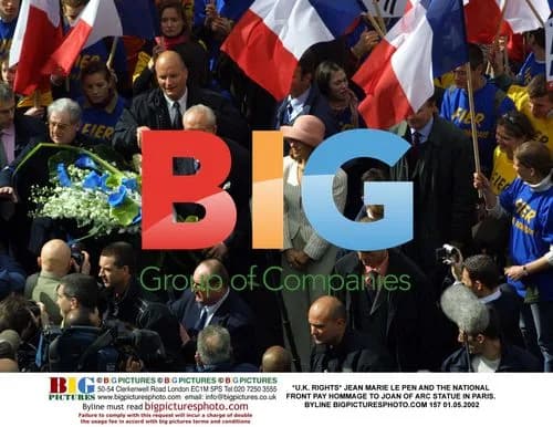 Le Pen and National Front rally in Paris