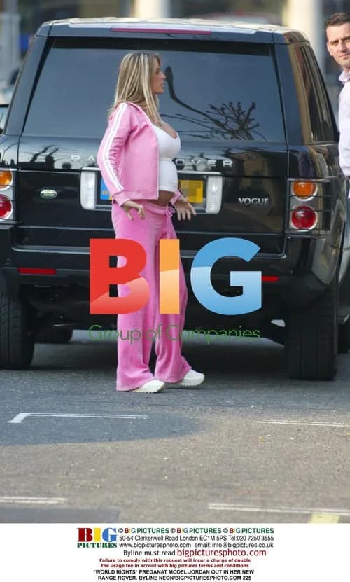 Pregnant Model Jordan Out in New Range Rover