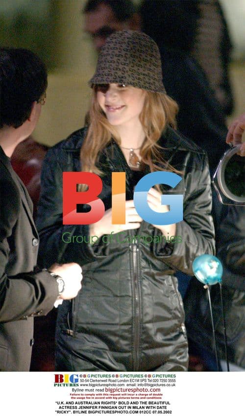 Jennifer Finnigan Out in Milan
