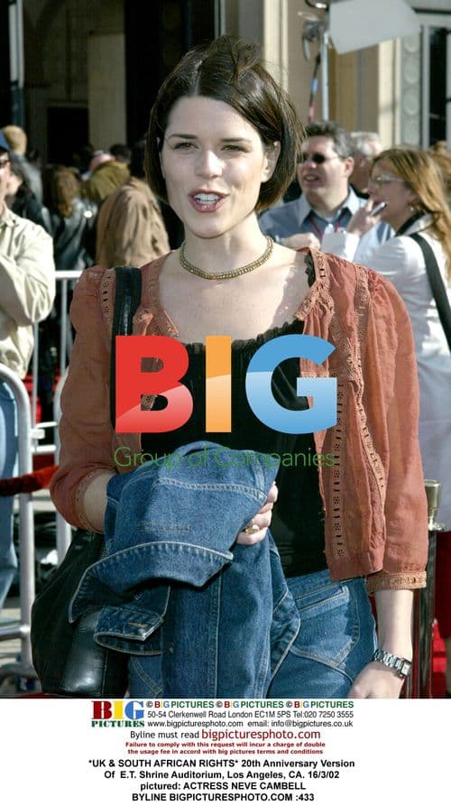 Neve Campbell at E.T. 20th Anniversary Premiere