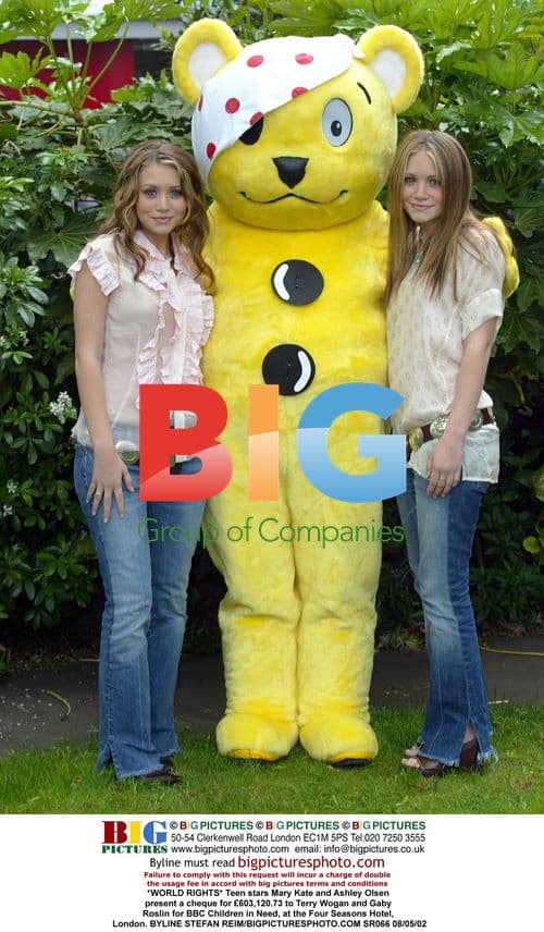 Olsen Twins Present Charity Donation