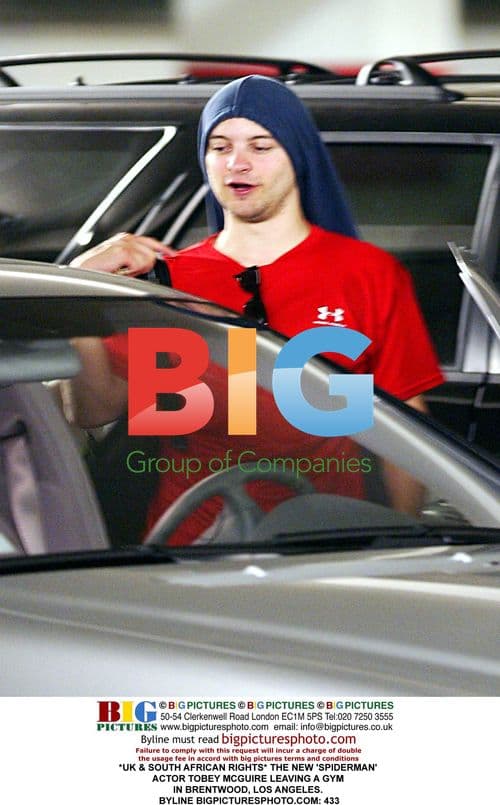 Tobey Maguire Leaving Brentwood Gym