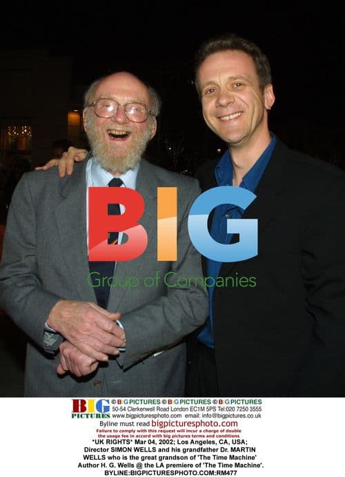 Director Simon Wells at 'The Time Machine' premiere