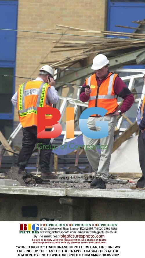 Train crash in Potters Bar