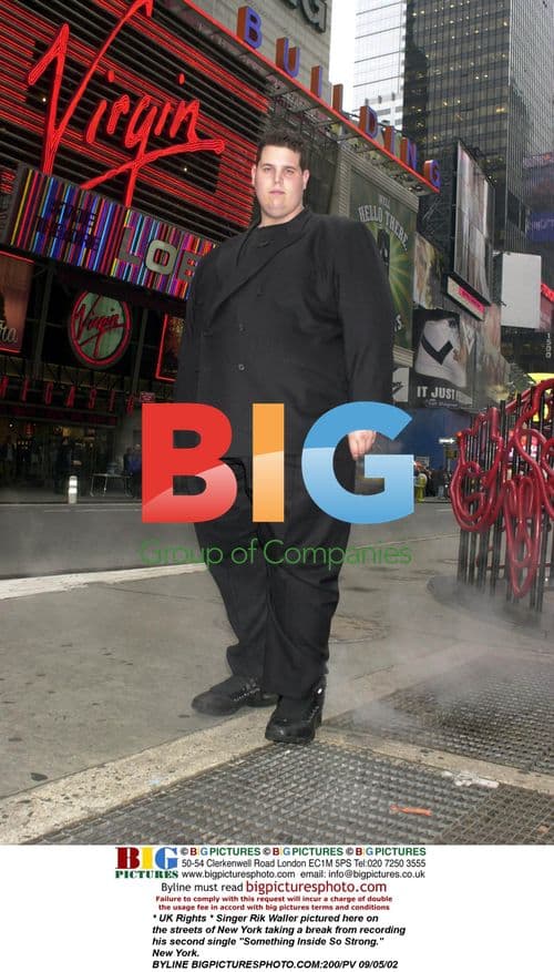 Singer Rik Waller on NYC Streets