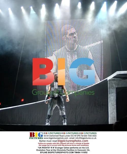 Usher performs on U.S. Evolution Tour