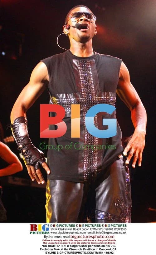 Usher performs on U.S. Evolution Tour