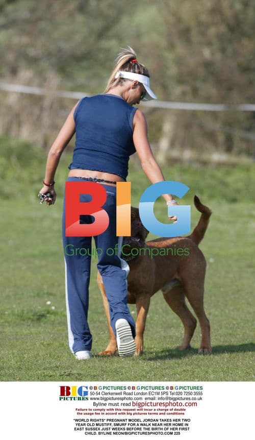 Pregnant model Jordan with dog Smurf