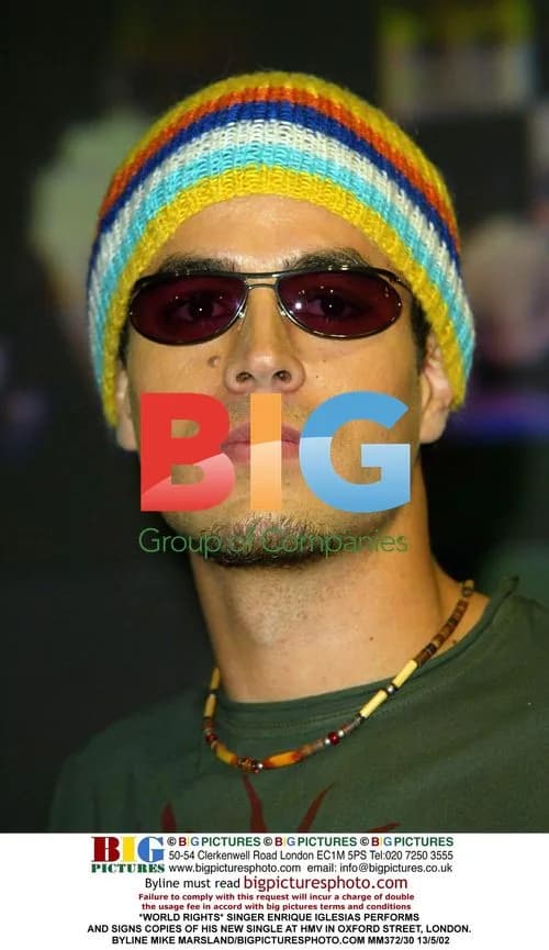 Enrique Iglesias Performs and Signs Copies in London