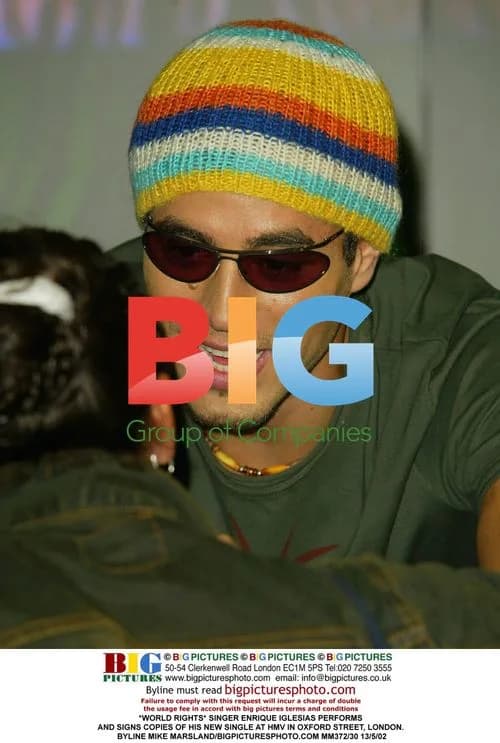 Enrique Iglesias Performs and Signs at HMV