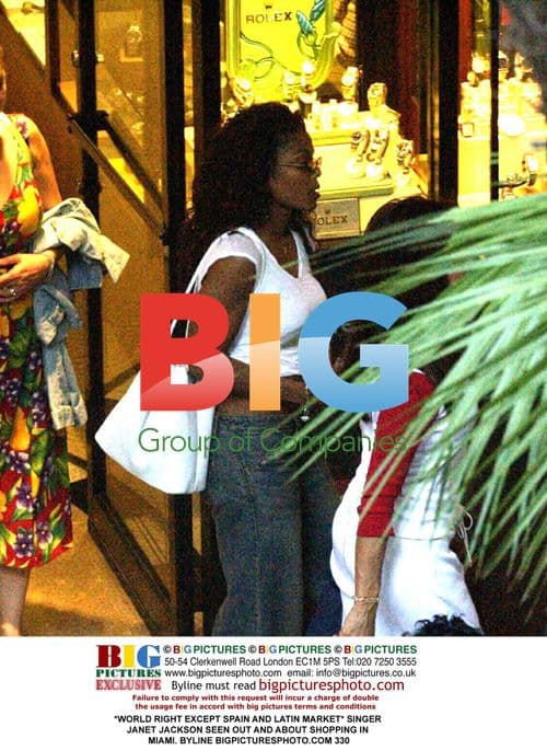 Janet Jackson Shopping in Miami