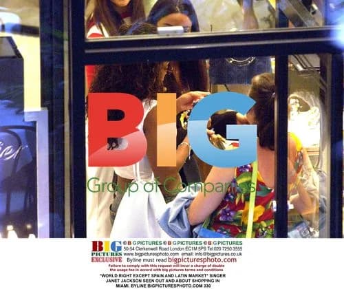 Janet Jackson Shopping in Miami