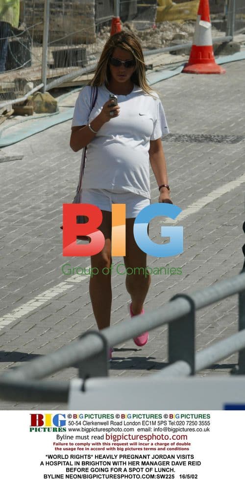 Heavily pregnant Jordan visits hospital