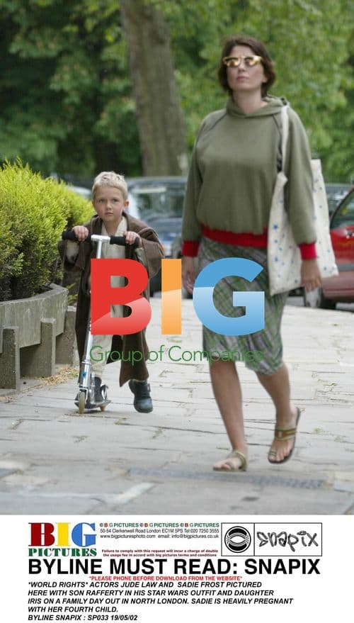 Jude Law & Sadie Frost with Kids