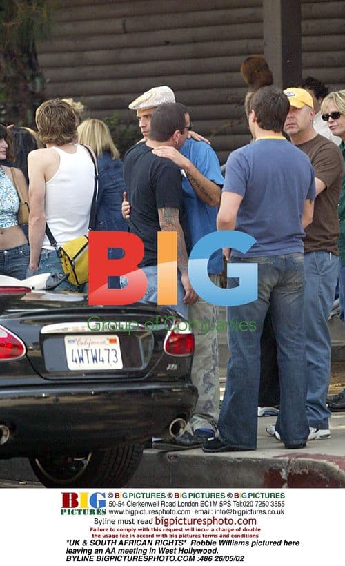 Robbie Williams Leaving AA Meeting