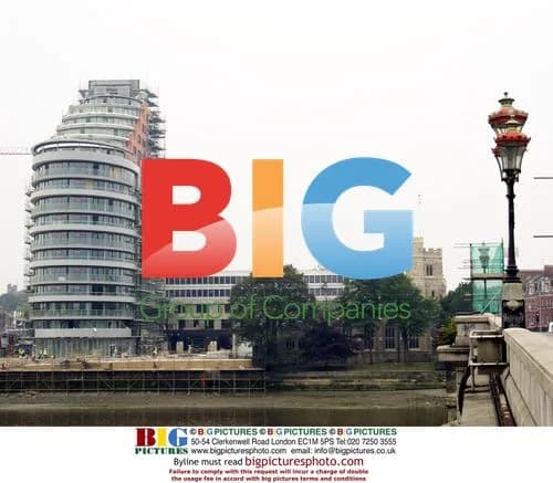 Geri Halliwell Buys Apartment in Putney Wharf