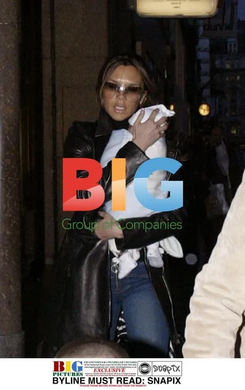 Victoria Beckham Shopping with Family