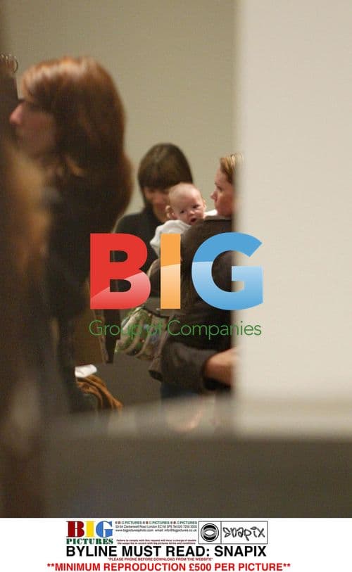 Victoria Beckham Shopping with Family