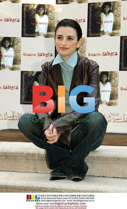 Penelope Cruz presents album for Sabera Foundation