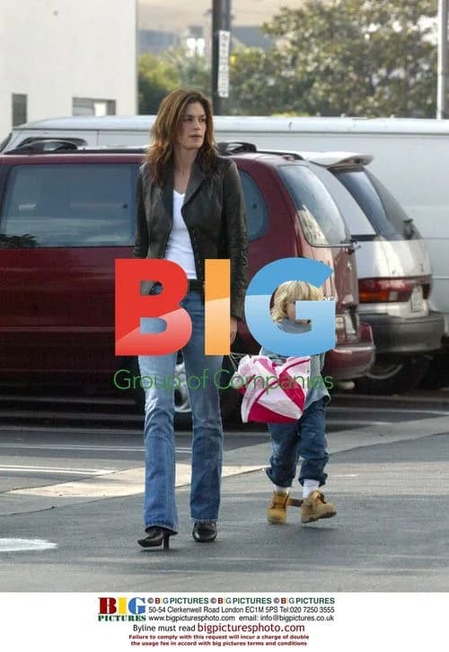Cindy Crawford plays with son in Santa Monica