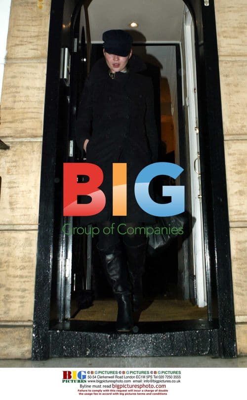 Kate Moss Leaving Beauty Clinic in London