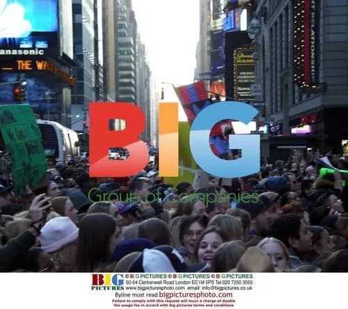 Eminem fans storm Times Square for MTV TRL